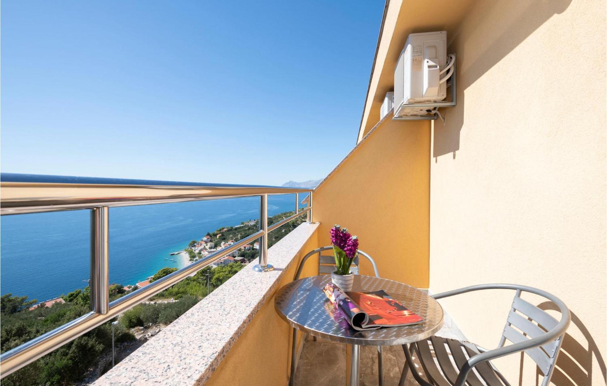 Beautiful Apartment In Krvavica With Kitchen Exterior foto